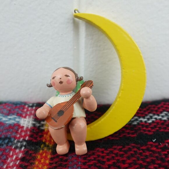 Wendt & Kühn Angel On a Crescent Moon With Mandolin Made In Germany - Picture 1 of 11
